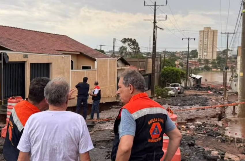  Prefeito decreta situação de emergência após temporal que destruiu trecho da Rua Quarenta em Barretos