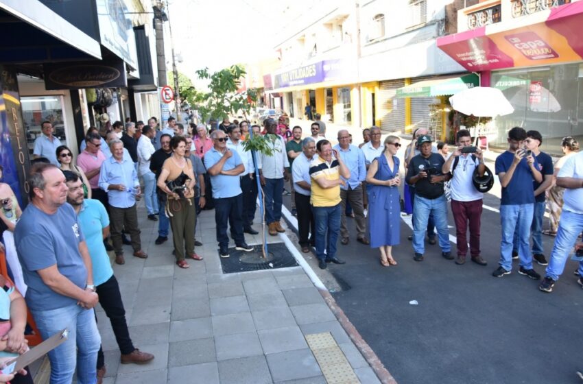  Prefeitura entrega abertura do Calçadão da Avenida 17 em Barretos