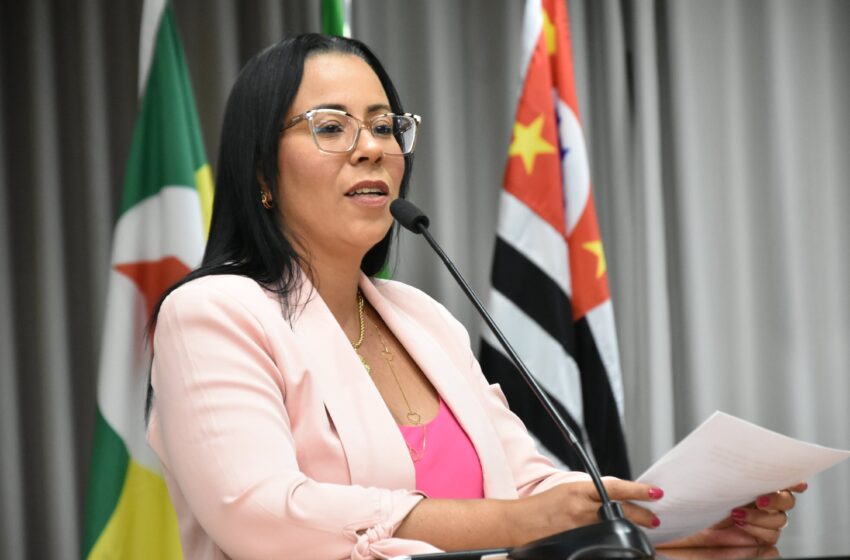  Danúbia cobra melhorias e regularidade no fornecimento de remédios de alto custo em Barretos