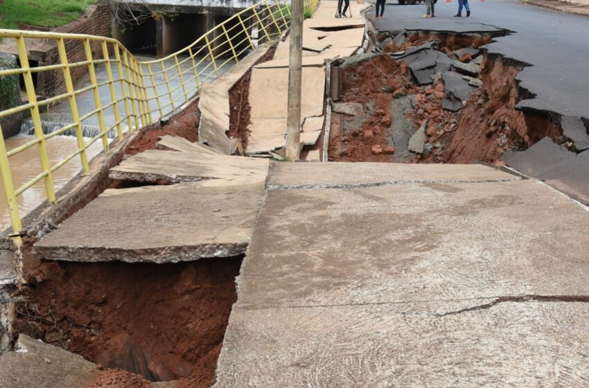  Muro reconstruído em 2022 volta a ceder e expõe fragilidade de obra em Barretos