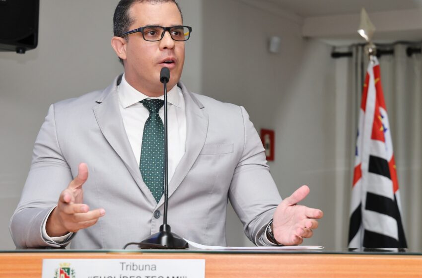  Prefeitura demora a responder requerimentos e vereador aponta respostas incompatíveis com o que foi solicitado