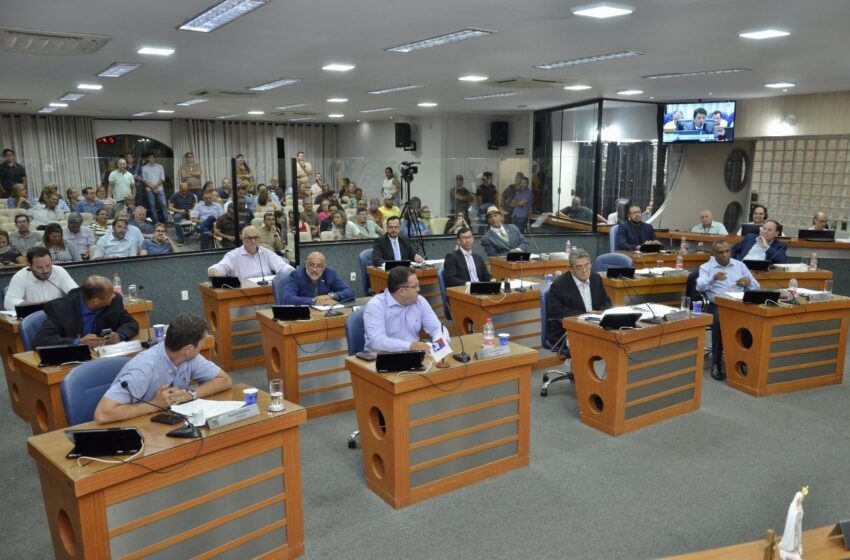  Câmara de Barretos arquiva denúncia contra prefeito Odair Silva após votação em plenário