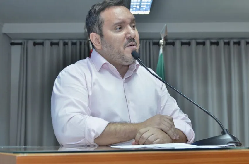  Vereador Rodrigo Malaman cobra esclarecimentos sobre vagas de professores na rede municipal