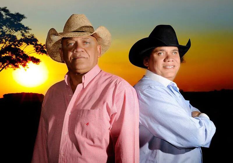  Divino & Donizete celebram 50 anos de carreira com gravação de DVD em Barretos