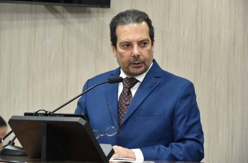  Câmara entrega Título de Cidadão Honorário a Robson Tuma em sessão solene