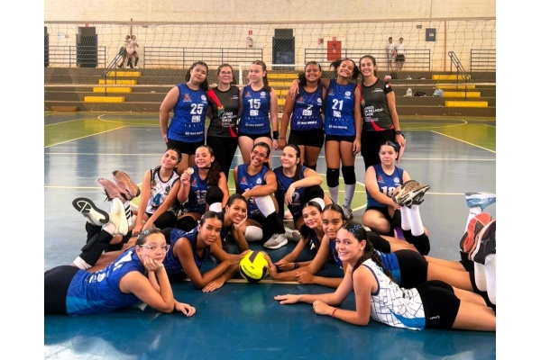  Barretos conquista vitórias nas categorias de base em competição regional de vôlei