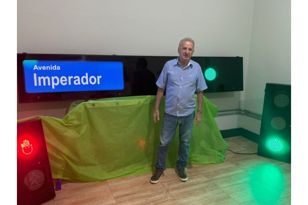  Avenida Necker Camargo terá novos semáforos em projeto de reurbanização