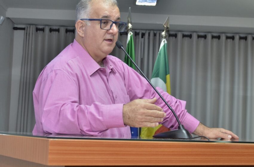  Professor Adilson questiona adesão a programa federal de cidades digitais e sustentáveis