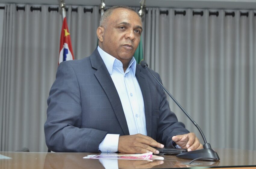  Elson questiona gastos com pessoal e pede esclarecimentos sobre salários na saúde mental