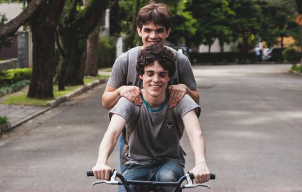  “Hoje eu quero voltar sozinho”: o filme brasileiro que transformou o romance adolescente em um marco de representatividade
