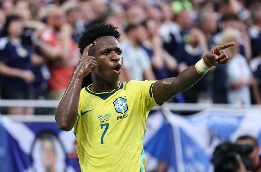  Brasil vence Escócia por 3 a 0, garante liderança do grupo e avança às oitavas da Copa do Mundo