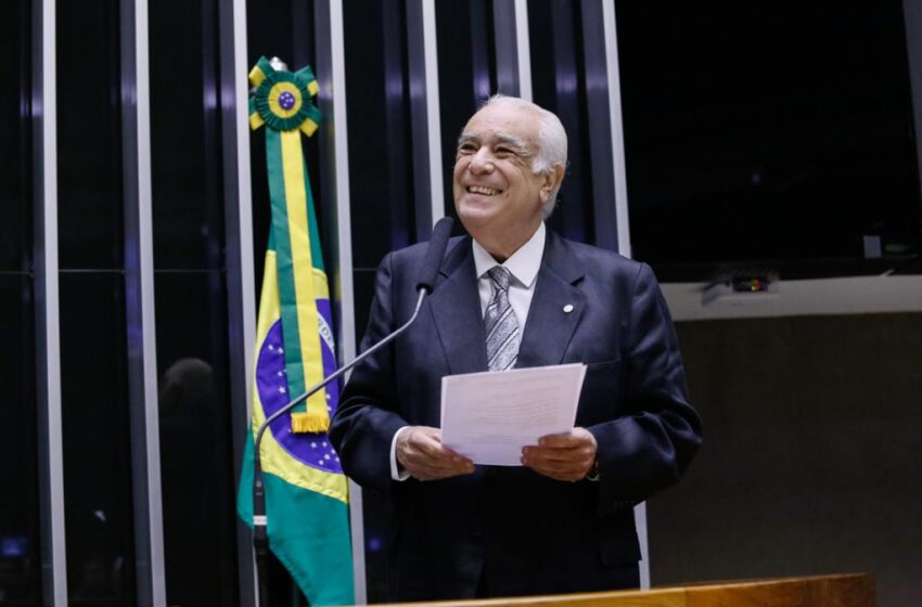  Câmara entrega hoje (25) título de cidadão honorário ao deputado Antonio Carlos Rodrigues