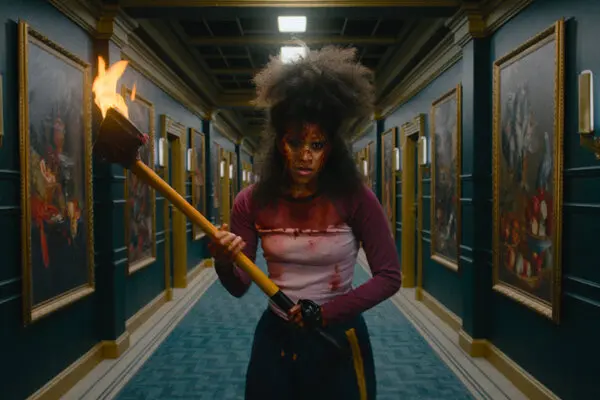  Novo filme aposta em terror caótico, cenas de ação e humor ácido para prender o público