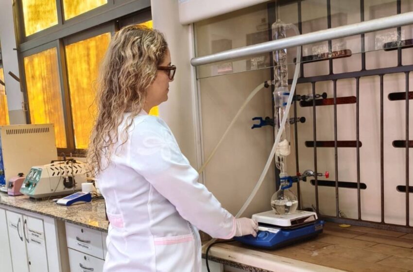  Sangue nas fezes preocupa brasileiros, mas quase metade adia ida ao médico, aponta pesquisa