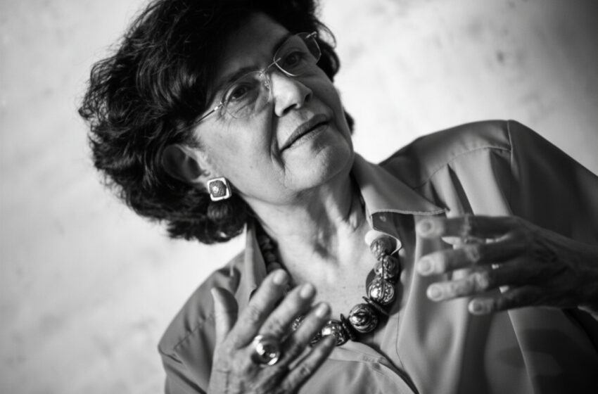  Marilena Chaui lança livro sobre democracia, populismo e classe trabalhadora