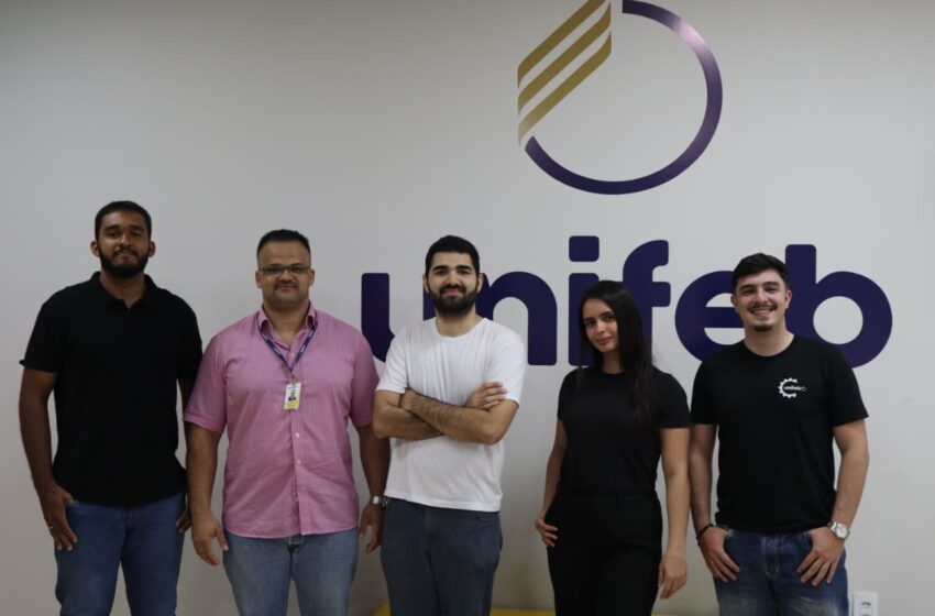  Estudantes do UNIFEB desenvolvem chatbot para orientar descarte de resíduos de saúde